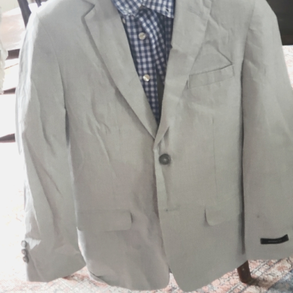 Van Heusen 3 pc Suit light grey size 12